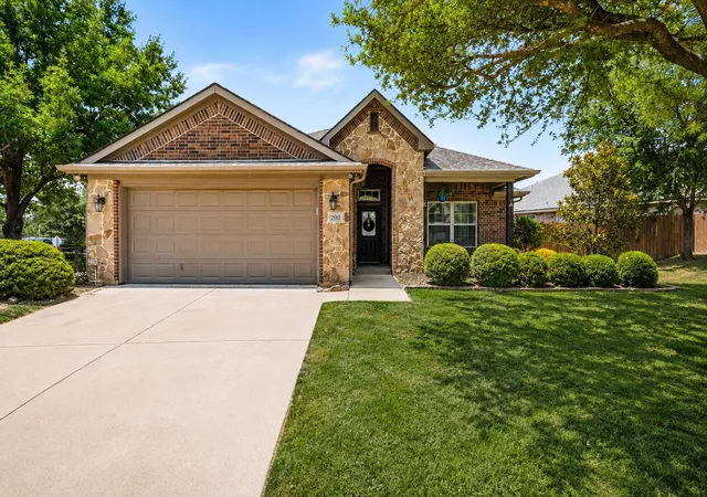 1st image of 200 Jacinth Ln, Granbury, TX 76049 | MLS# 21349752