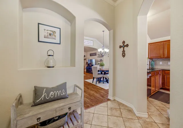 4th image of 200 Jacinth Ln, Granbury, TX 76049 | MLS# 21349752