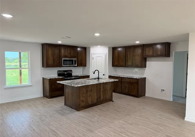 2nd image of 1013 Virgil Court Court, Springtown, TX 76082 | MLS# 21349845