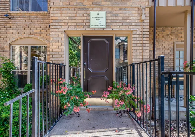 1st image of 4312 Bellaire Dr S #219, Fort Worth, TX 76109 | MLS# 21348537