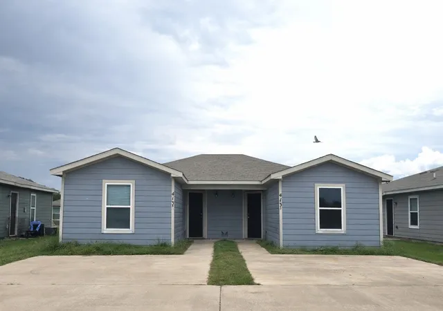1st image of 413 County Line Rd #A & B, Mabank, TX 75147 | MLS# 21349849