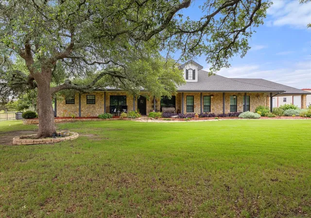 Photo 2 of Single family home for sale at 2560 Shady Oaks Cir, Glen Rose, TX 76043 | MLS# 21349296 | Listing updated on 2026-08-04