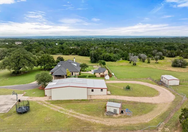 Photo 4 of Single family home for sale at 2560 Shady Oaks Cir, Glen Rose, TX 76043 | MLS# 21349296 | Listing updated on 2026-08-04