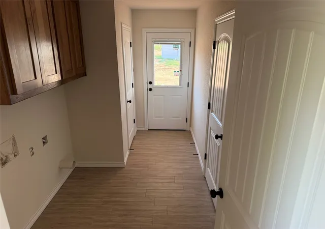 Photo 3 of Sale Pending at 1017 Virgil Court Court, Springtown, TX 76082 | MLS# 21349857 | Listing updated on 2026-08-25
