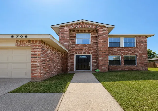 Photo 2 of Single family home for sale at 8708 Saddle Ridge Cir, Fort Worth, TX 76123 | MLS# 21347621 | Listing updated on 2026-08-04