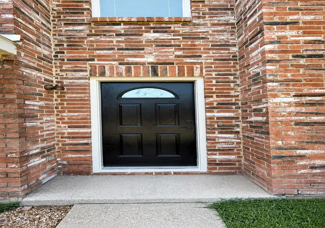 Photo 3 of Single family home for sale at 8708 Saddle Ridge Cir, Fort Worth, TX 76123 | MLS# 21347621 | Listing updated on 2026-08-04