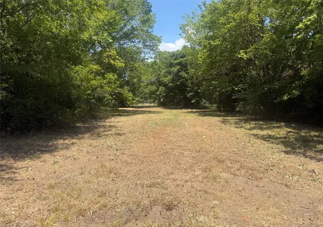 Photo 2 of Land for sale at 704 E Booth Pl, Paris, TX 75460 | MLS# 21348830 | Listing updated on 2026-08-14