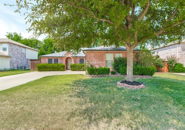 Photo 2 of Single family home for sale at 905 Larkspur Dr, Allen, TX 75002 | MLS# 21347880 | Listing updated on 2026-09-15