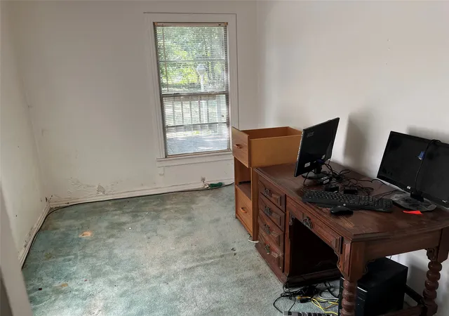 Photo 3 of Single family home for sale at 1005 Commerce Dr, Greenville, TX 75401 | MLS# 21348701 | Listing updated on 2026-09-24