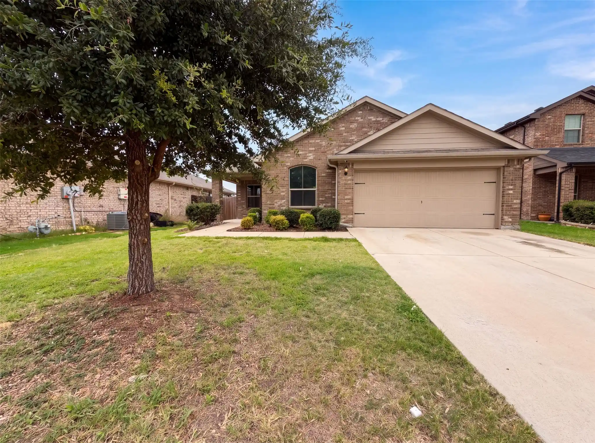Photo 1 of Single family home for sale at 748 Wylie St, Crowley, TX 76036 | MLS# 21342445 | Listing updated on 2026-10-28