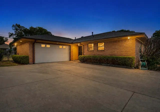 Photo 1 of Single family home for sale at 303 Merribrook Trl, Duncanville, TX 75116 | MLS# 21349836 | Listing updated on 2026-08-20