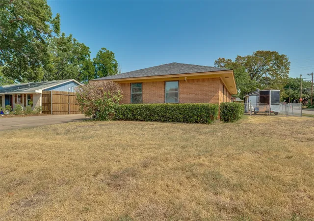 Photo 27 of Single family home for sale at 303 Merribrook Trl, Duncanville, TX 75116 | MLS# 21349836 | Listing updated on 2026-08-20