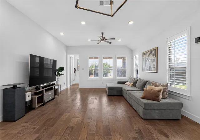 Photo 3 of Single family home for sale at 4804 Haven Ridge Rd, Carrollton, TX 75010 | MLS# 21335569 | Listing updated on 2026-08-08
