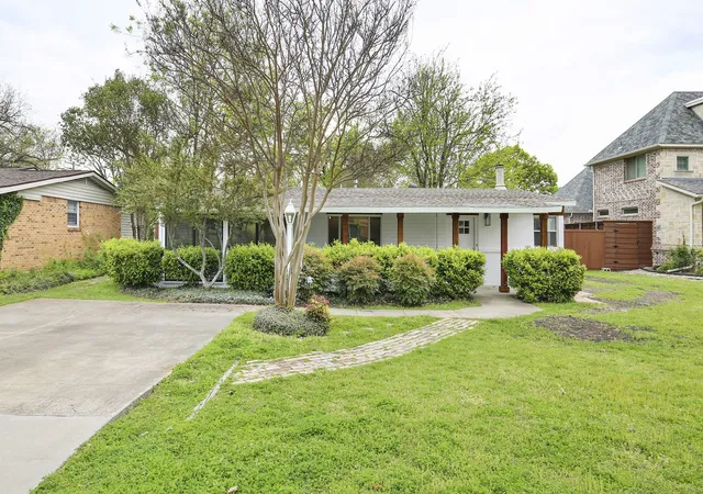 1st image of 426 Pittman St, Richardson, TX 75081 | MLS# 21349640