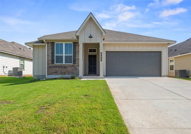Photo 1 of Single family home for sale at 808 N Fork Ranch Rd, Waco, TX 76705 | MLS# 21349897 | Listing updated on 2026-10-04