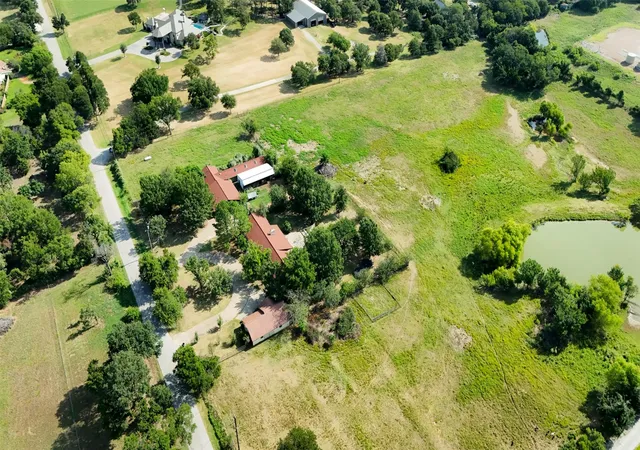 3rd image of 642 Jernigan Rd, Lewisville, TX 75077 | MLS# 21349955