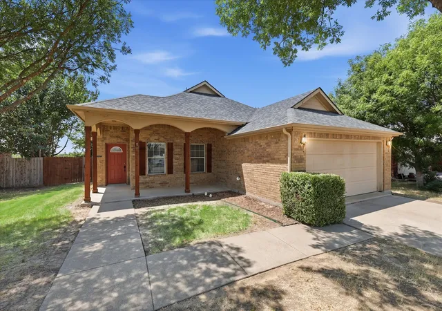 2nd image of 3003 Lake Ridge Dr, Sanger, TX 76266 | MLS# 21349966