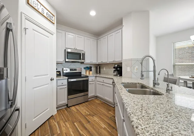 Photo 1 of Sale Pending at 312 Marble Creek Dr, Fort Worth, TX 76131 | MLS# 21349971 | Listing updated on 2026-08-27