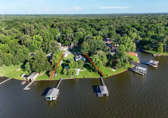 2nd image of 250 Whispering Oaks Trl, Mabank, TX 75156 | MLS# 21349952