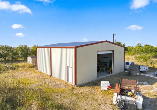 3rd image of 211 Cr 172, Mart, TX 76664 | MLS# 21349986