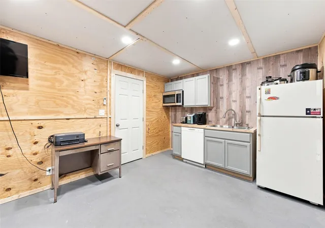 4th image of 211 Cr 172, Mart, TX 76664 | MLS# 21349986