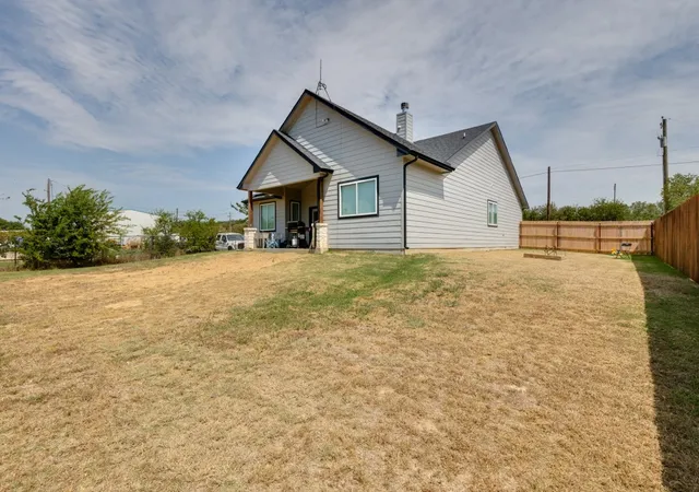 25th image of 310 Oakwood Ave, Jacksboro, TX 76458 | MLS# 21350039