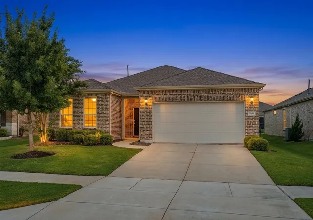 Photo 1 of Single family home for sale at 1681 Port Royal Ln, Frisco, TX 75036 | MLS# 21342433 | Listing updated on 2026-10-07