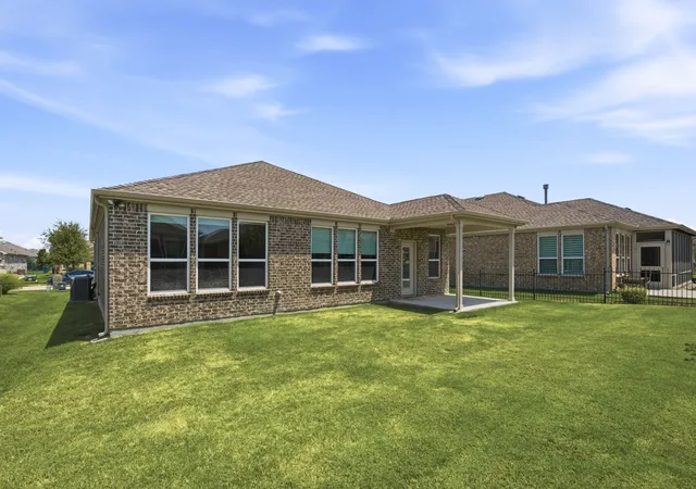 Photo 3 of Single family home for sale at 1681 Port Royal Ln, Frisco, TX 75036 | MLS# 21342433 | Listing updated on 2026-10-07