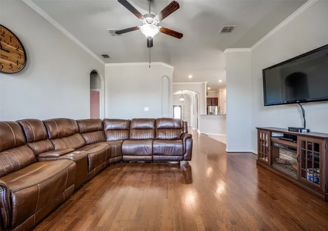 Photo 4 of Single family home for sale at 1913 Pavilion Ln, Denton, TX 76210 | MLS# 21350084 | Listing updated on 2026-08-05