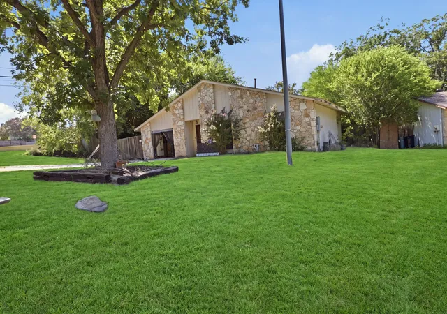 Photo 3 of Single family home for sale at 12101 Wilderness Trl, Live Oak, TX 78233 | MLS# 21341042 | Listing updated on 2026-08-05