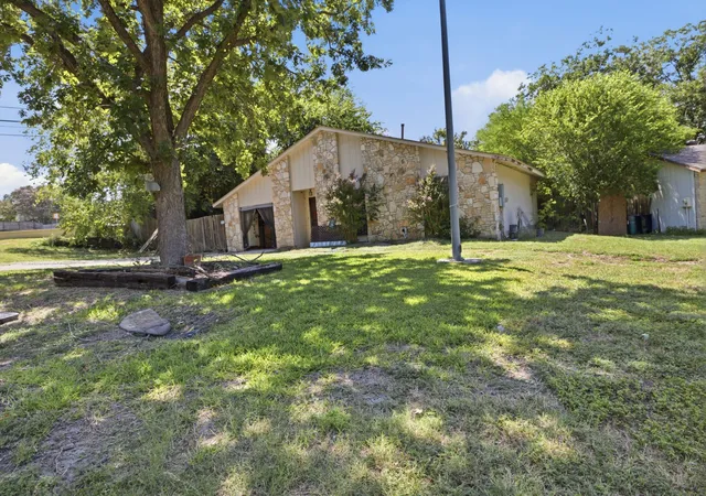 Photo 3 of Single family home for sale at 12101 Wilderness Trl, Live Oak, TX 78233 | MLS# 21341042 | Listing updated on 2026-08-05