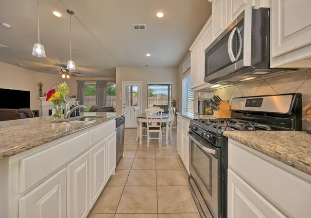 Photo 4 of Single family home for sale at 14125 Wrangler Wy, Haslet, TX 76052 | MLS# 21348543 | Listing updated on 2026-10-06