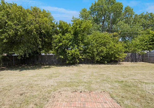 23rd image of 401 S Walnut Creek Dr, Mansfield, TX 76063 | MLS# 21350075