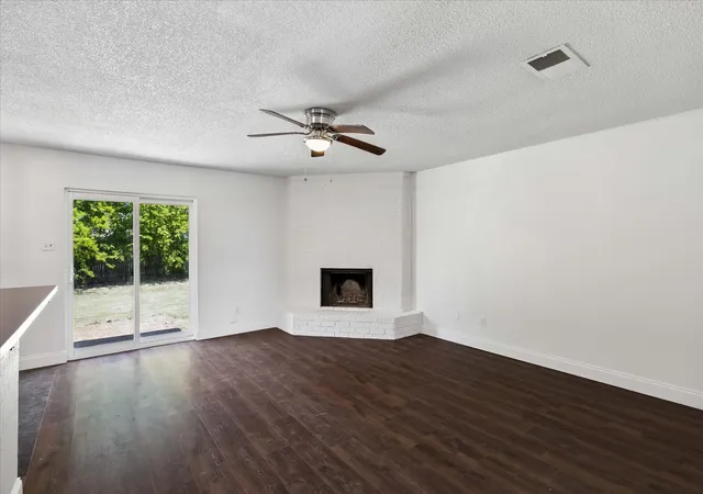 5th image of 401 S Walnut Creek Dr, Mansfield, TX 76063 | MLS# 21350075