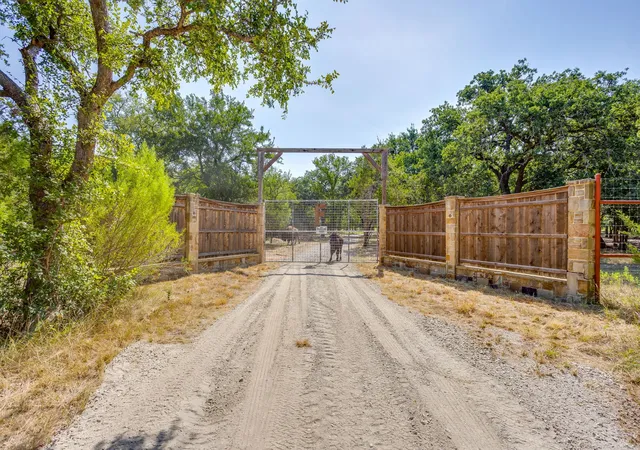 2nd image of 897 N Wilson, Palo Pinto, TX 76484 | MLS# 21348758