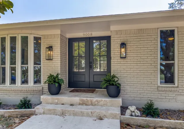 3rd image of 9008 Flicker Ln, Dallas, TX 75238 | MLS# 21350141