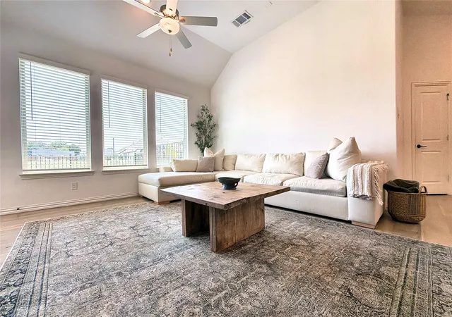 2nd image of 1314 Broadview Dr, Garland, TX 75042 | MLS# 21350127