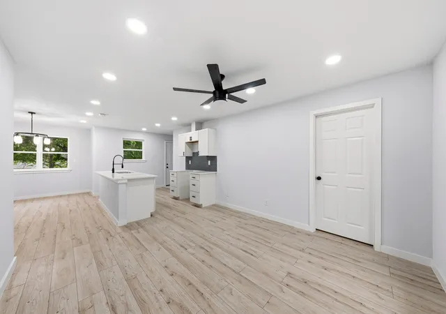 4th image of 3842 Soft Wind Dr, Dallas, TX 75241 | MLS# 21349976