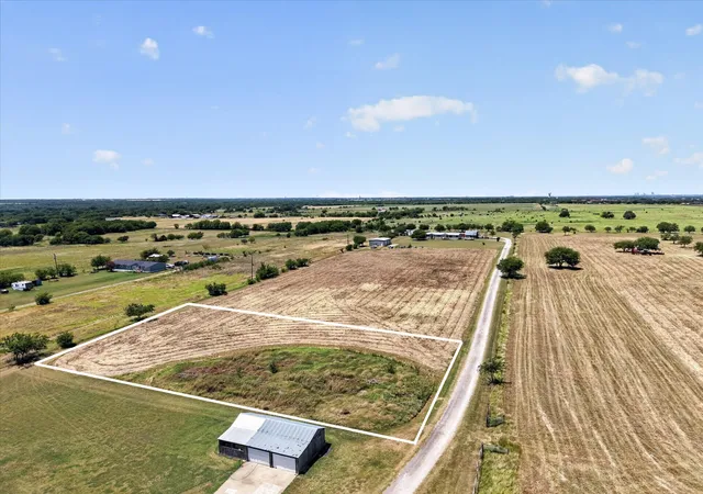 Photo 1 of Land for sale at 1495 Lone Elm Rd #B, Waxahachie, TX 75167 | MLS# 21348978 | Listing updated on 2026-09-23