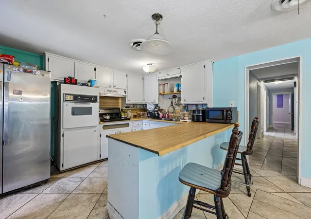 Photo 4 of Single family home for sale at 2450 S Burleson Blvd, Burleson, TX 76028 | MLS# 21349334 | Listing updated on 2026-08-26