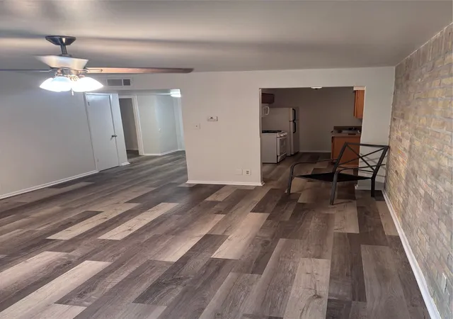 2nd image of 6004 Westridge Ln, Fort Worth, TX 76116