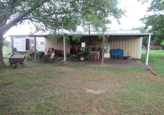 4th image of 2114 Fm 1181, Ennis, TX 75119 | MLS# 21346338