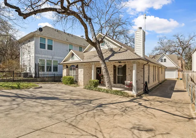 29th image of 6405 E Grand Ave, Dallas, TX 75223 | MLS# 21350223