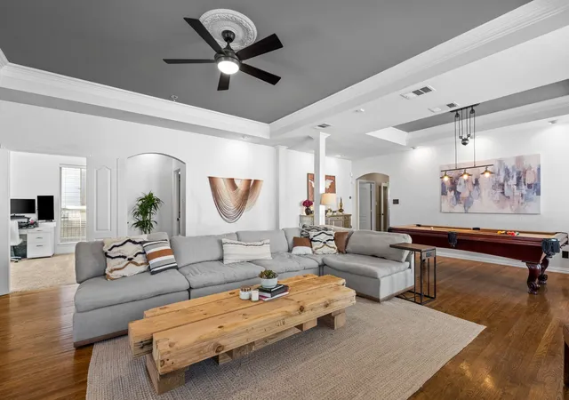 3rd image of 6405 E Grand Ave, Dallas, TX 75223 | MLS# 21350223