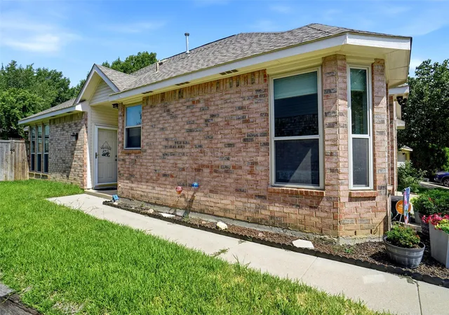 3rd image of 6951 Chaco Trl, Fort Worth, TX 76137 | MLS# 21350288