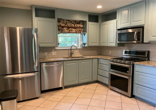 Photo 2 of Single family home for sale at 1818 Maplewood Ave, Corsicana, TX 75110 | MLS# 21347325 | Listing updated on 2026-08-23