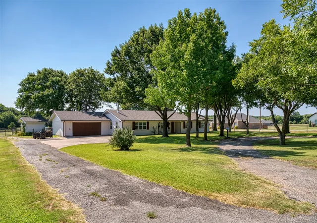 Photo 3 of Single family home for sale at 489 Pine Rd, Poolville, TX 76487 | MLS# 21348330 | Listing updated on 2026-09-29