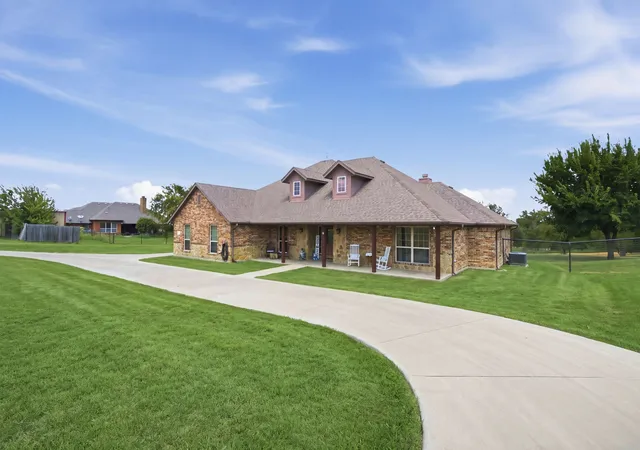 3rd image of 230 Newsom Mound Rd, Weatherford, TX 76085 | MLS# 21348408