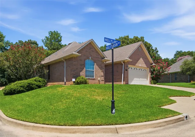 3rd image of 1801 Hollylake Cir, Tyler, TX 75703 | MLS# 21343717