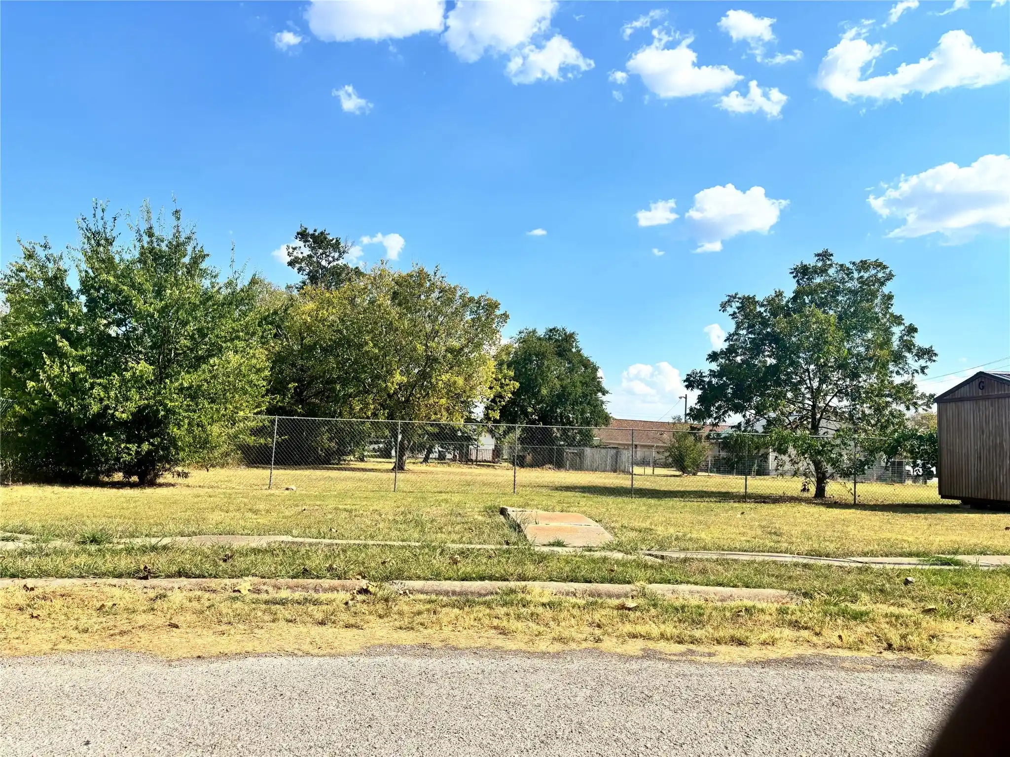 Photo 1 of Sale Pending at 1605 E 9th Ave, Corsicana, TX 75110 | MLS# 21350275 | Listing updated on 2026-10-09
